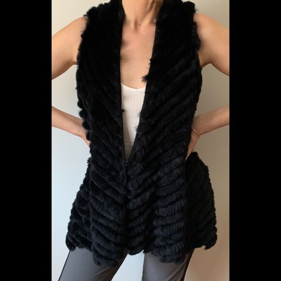 Revolve Heartloom Black 100% Rabbit Hair Long Vest, Inner Hook Closure, XS/PT - Picture 5 of 8